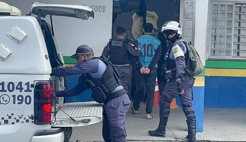 Homem é preso após tentar fugir de blitz do BP Tran na Zona Norte de Manaus