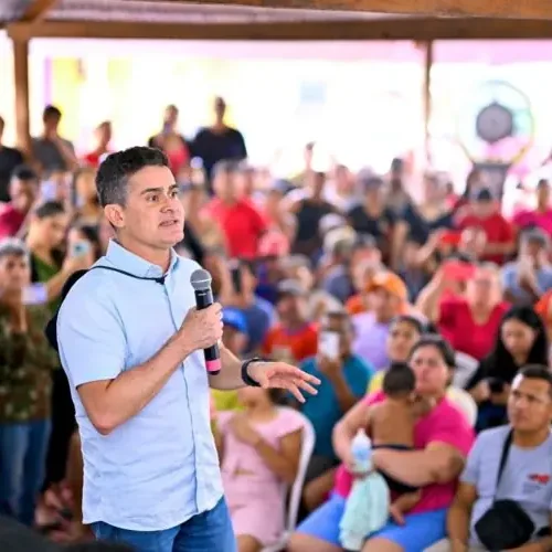Prefeito David Almeida garante regularização fundiária para mais de 2 mil famílias na comunidade Nova Vida