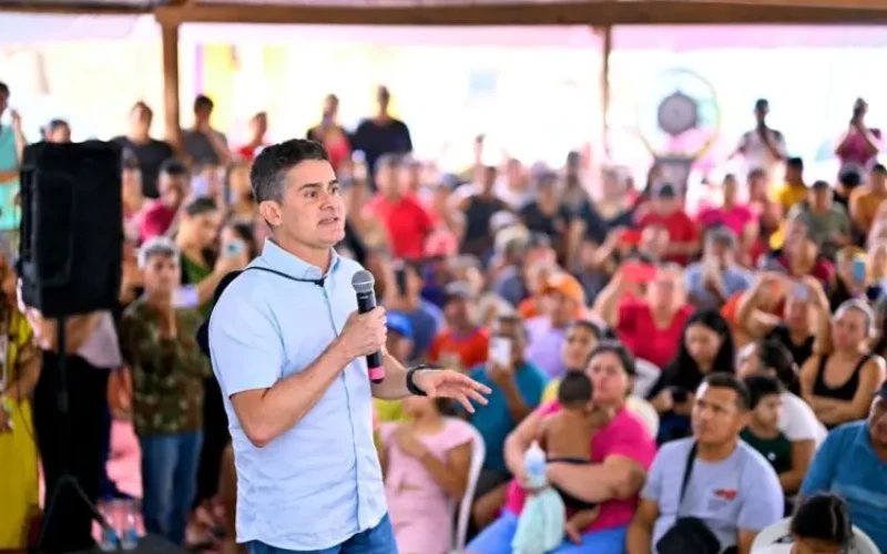Prefeito David Almeida garante regularização fundiária para mais de 2 mil famílias na comunidade Nova Vida