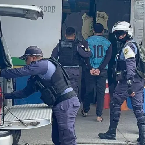 Homem é preso após tentar fugir de blitz do BP Tran na Zona Norte de Manaus