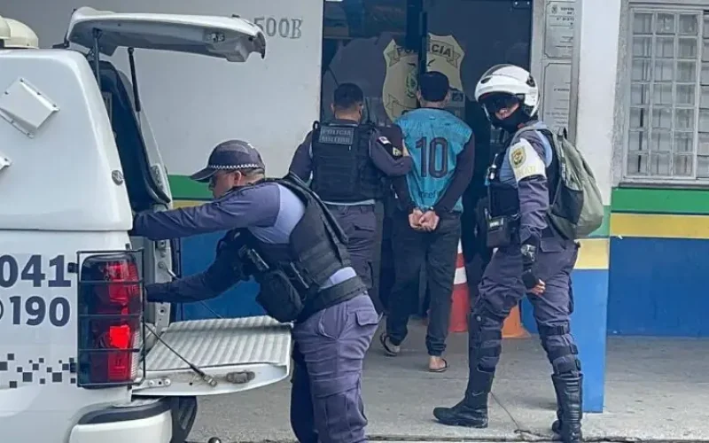 Homem é preso após tentar fugir de blitz do BP Tran na Zona Norte de Manaus